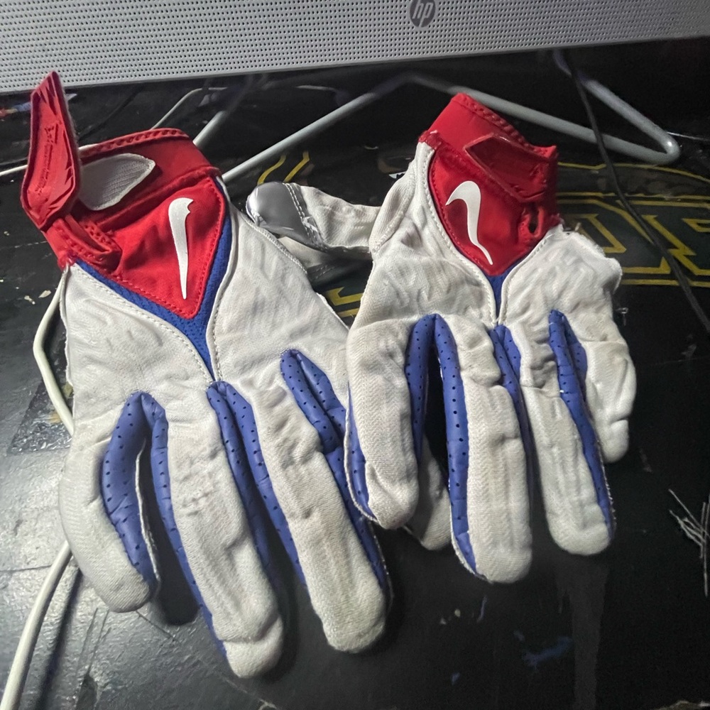Used XL Superbad Nike gloves